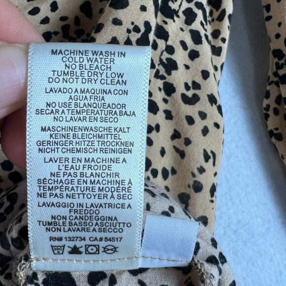 CLOTH & STONE Blouse Leopard Animal Print Long Sleeve Rayon Button Tab Sleeve - Picture 9 of 12